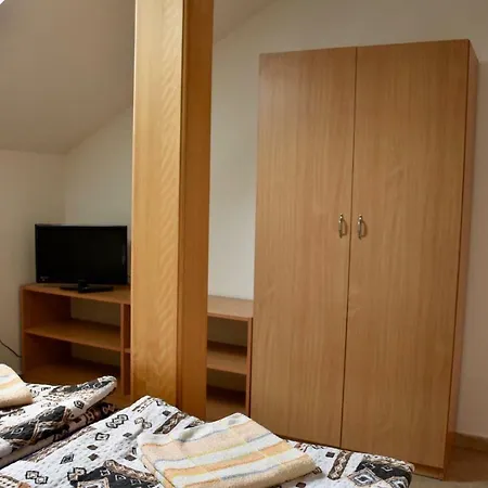 Penzion-bar Sandra Konukevi Belkovice