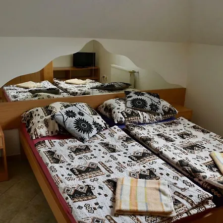 Penzion-bar Sandra Konukevi Belkovice